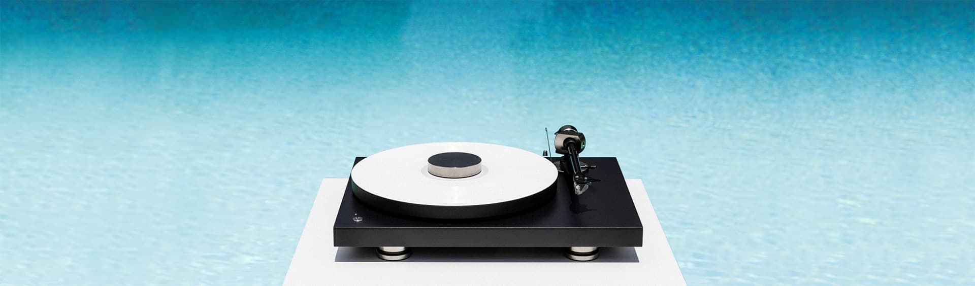 Pro-Ject Debut Pro Turntable - view 1