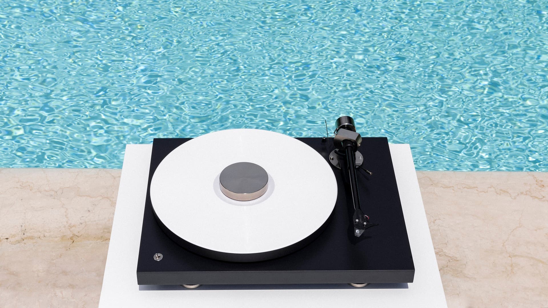 Pro-Ject Debut Pro Turntable - view 2