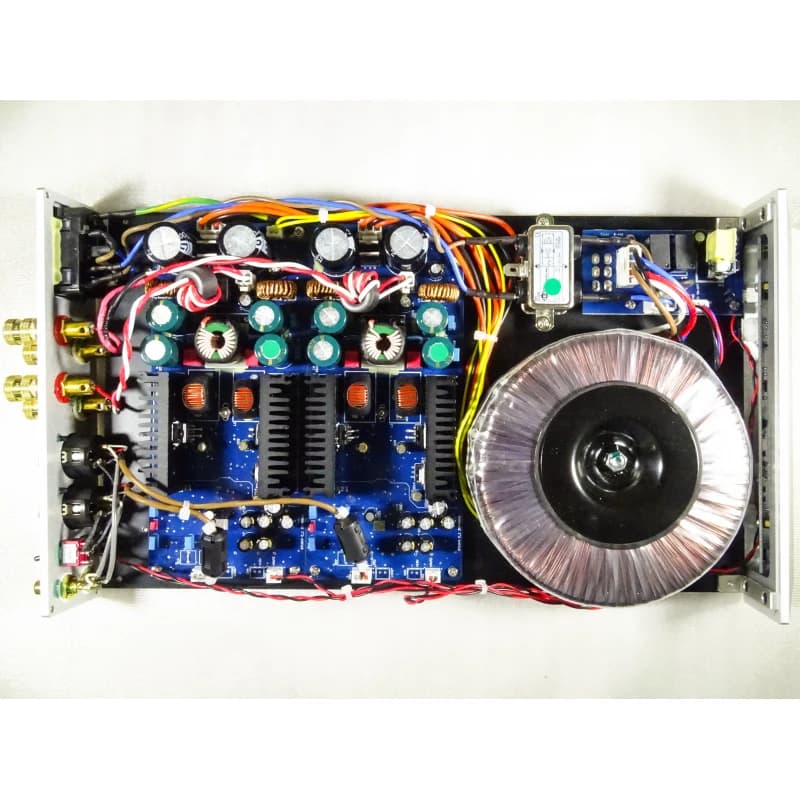 NuPrime ST-10 立體聲後級擴音機 - 內部電路